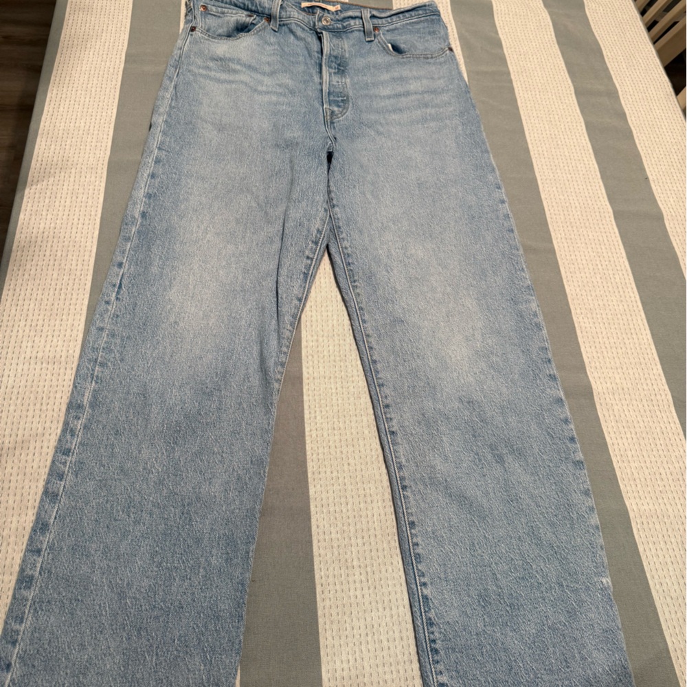 Levi's Women's Straight Leg Jeans in Light Blue